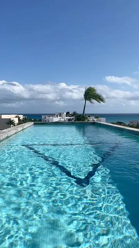 Latitud 20 rooftop pool and ocean view